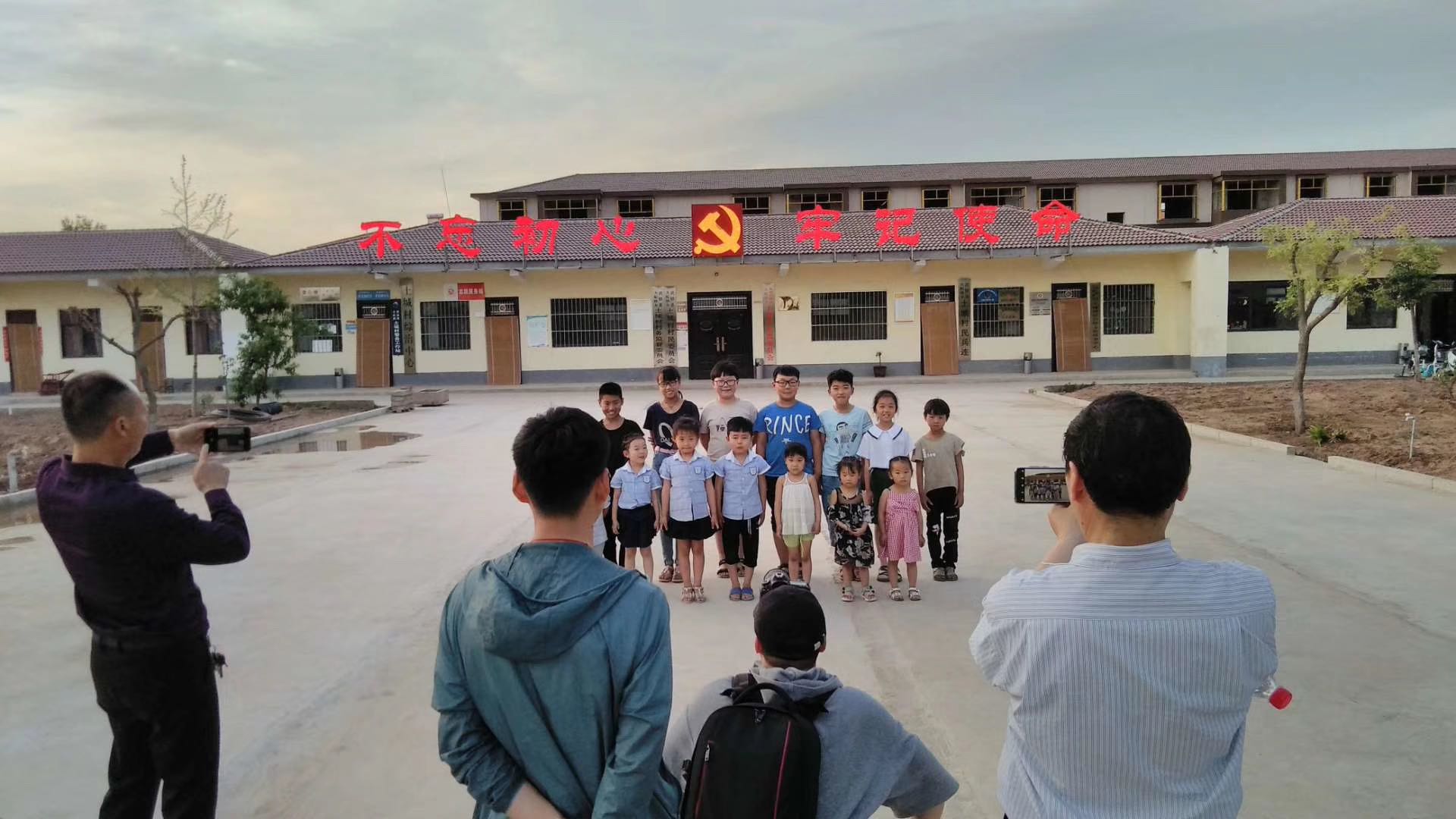 無論宣傳片、紀錄片還是黨建宣傳片——都可以來找菲力克影視聊一聊